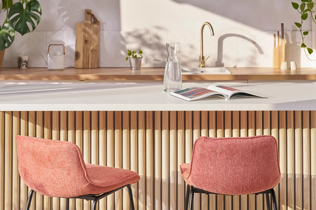 Miliboo Barhocker in Terracotta mit Samteffekt-Stoff und Metall H65 cm (2er-Set) BOOST* Barhocker