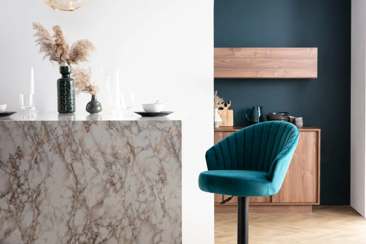 Miliboo Design-Barhocker aus petrolfarbenem Samt IZAAC* Barhocker