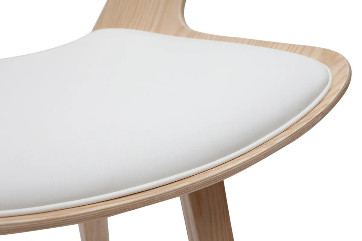 Miliboo Design-Barhocker höhenverstellbar weiß und helles Holz H65 cm SYRAH* Barhocker