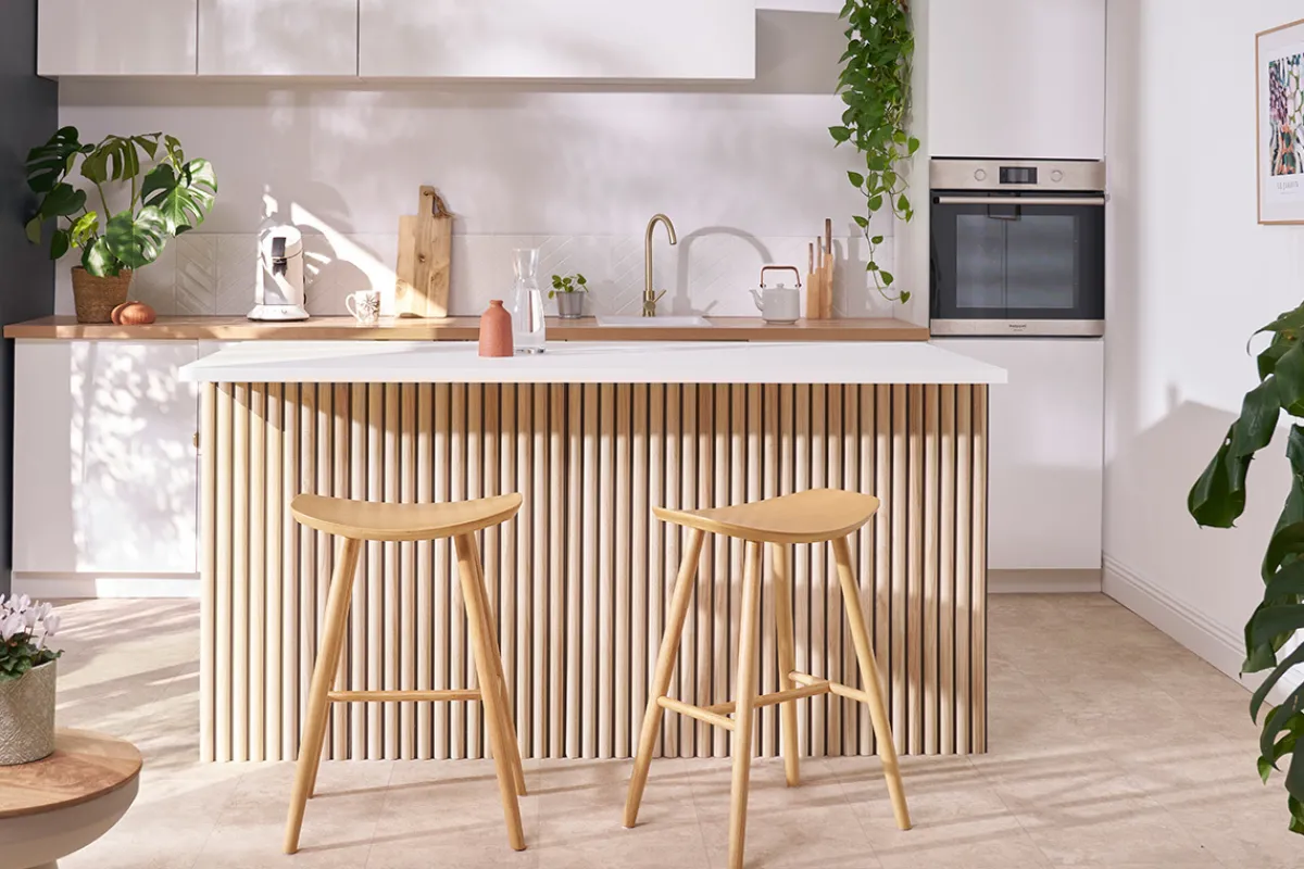 Miliboo Design-Barhocker leichtes Holz 65 cm DEMORY* Barhocker