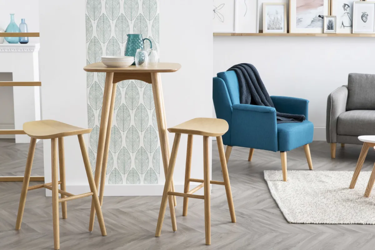 Miliboo Design-Barhocker leichtes Holz 65 cm DEMORY* Barhocker