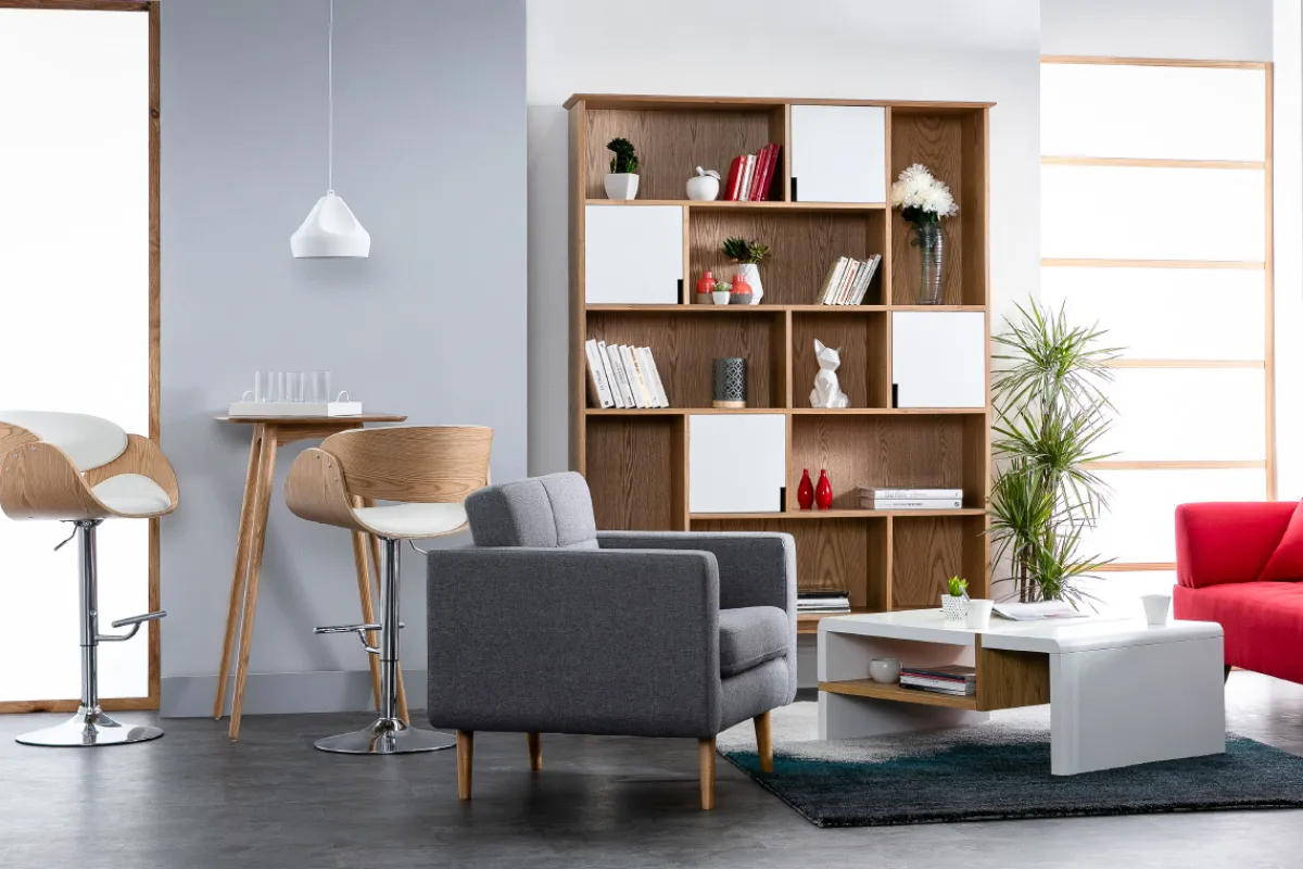 Miliboo Design-Barhocker Weiß und helles Holz BENT* Barhocker
