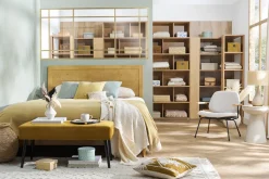 Miliboo Design-Sessel im beigen Samtdesign mit schwarzem Metall und hellem Holz BARNET* Design-sessel|Sessel