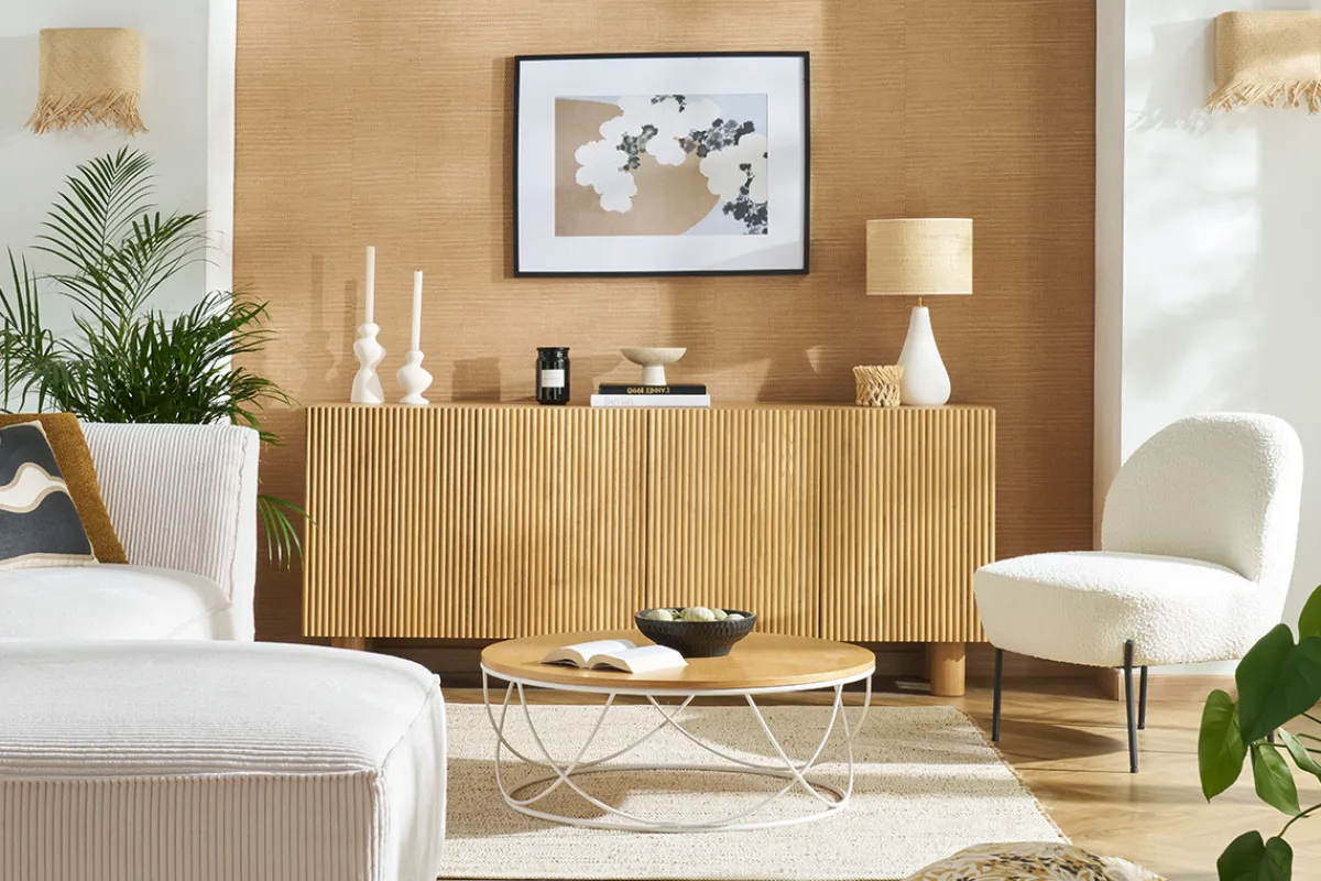 Miliboo Design-Sideboard aus hellem, massiver Eiche mit Gravur 4-türig B180 cm GOSHI* Sideboards
