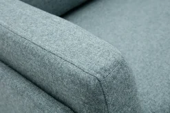 Miliboo Design-Sofa im grüngrauem Samtdesign mit schwarzem Metallfuß 2-Sitzer MOSCO* Design-sofas