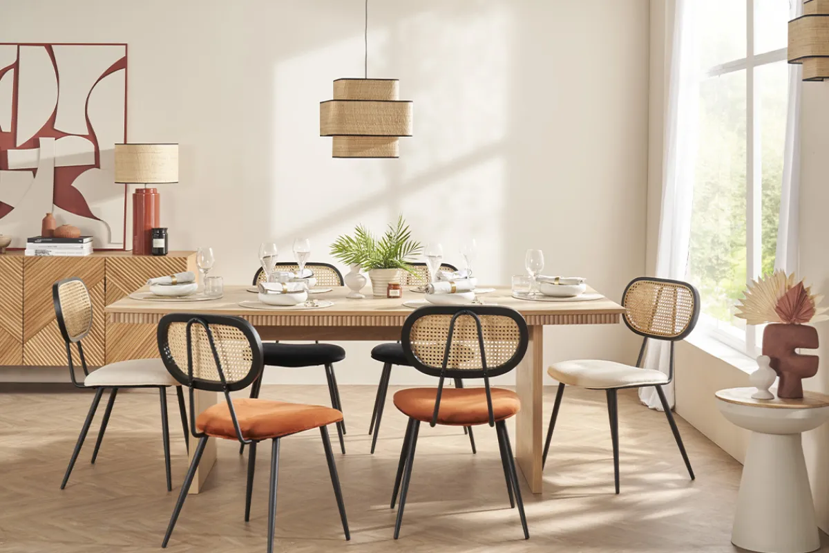 Miliboo Design-Stühle aus Stoff mit Wolleffekt in Off-White, schwarzem Metall und naturfarbenem Rattangeflecht (2er-Set) TOLMA* Design-stühle