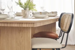 Miliboo Design-Stühle aus Stoff mit Wolleffekt in Off-White, schwarzem Metall und naturfarbenem Rattangeflecht (2er-Set) TOLMA* Design-stühle
