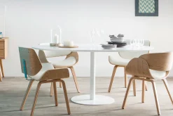 Miliboo Design-Stuhl Schwarz und helles Holz BENT* Design-sessel|Design-stühle