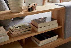 Miliboo Ecksofa 5-Sitzer mit Stauraum hellgrauer Stoff mit strukturiertem Samteffekt und helles Holz KOMAO.* Ecksofas