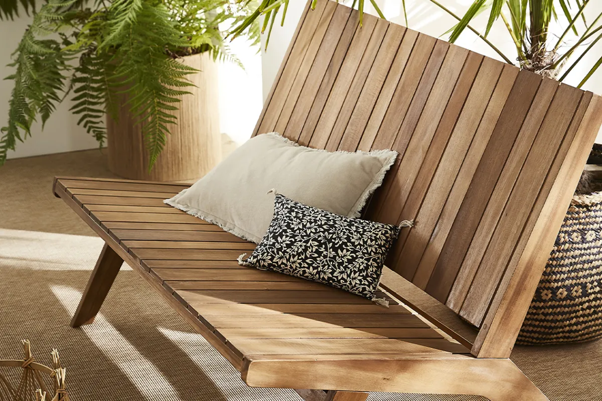 Miliboo Gartenbank aus Massivholz TIDAK* Garten Lounge-möbel