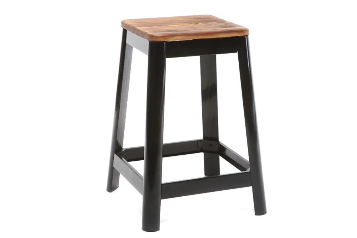 Miliboo Industrial-Barhocker aus schwarzem Metall und Holz H65 cm (2er-Pack) NICK* Barhocker