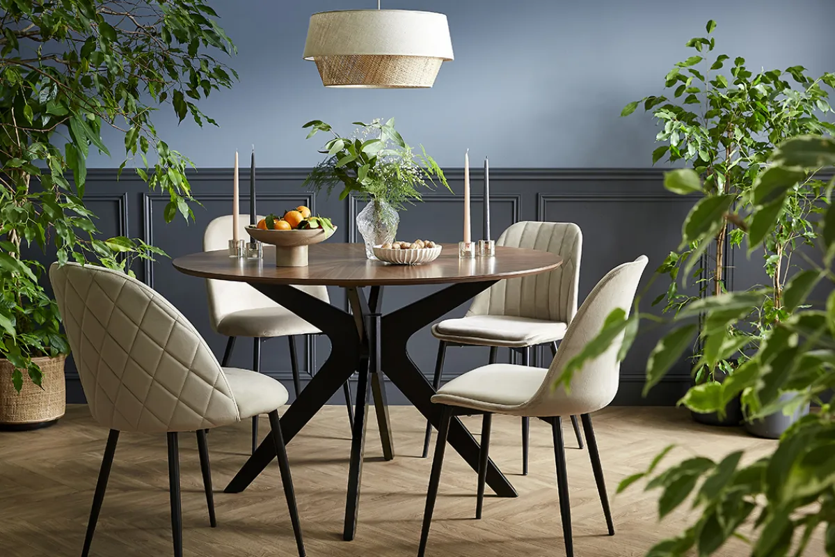 Miliboo Ovaler Design-Esstisch mit Walnussfurnier L160 cm DIELLI* Esstische
