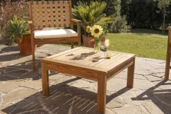Miliboo Quadratischer Garten-Couchtisch aus Massivholz B60 cm SALVADOR* Gartentische