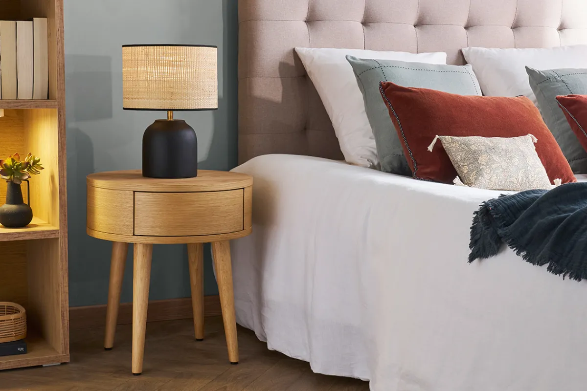 Miliboo Runder Nachttisch aus hellem Holz mit Schublade D45 cm JUDITH* Nachttische