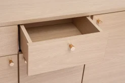Miliboo Schuhschrank in hellem Holzdekor mit Eichenfurnier und goldfarbenem Metall B110 cm SILVESTRE* Schuhschränke