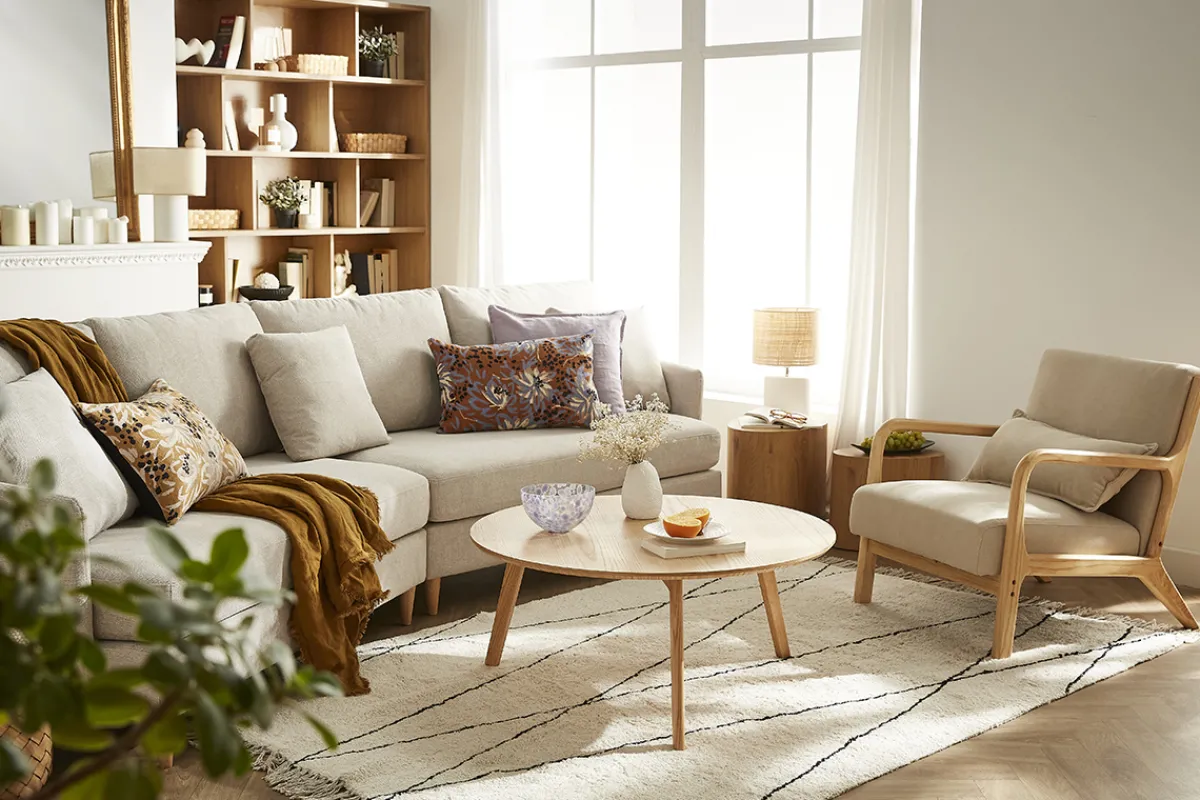 Miliboo Sessel aus hellem Holz und beigem Stoff mit Samteffekt DERRY* Design-sessel|Sessel