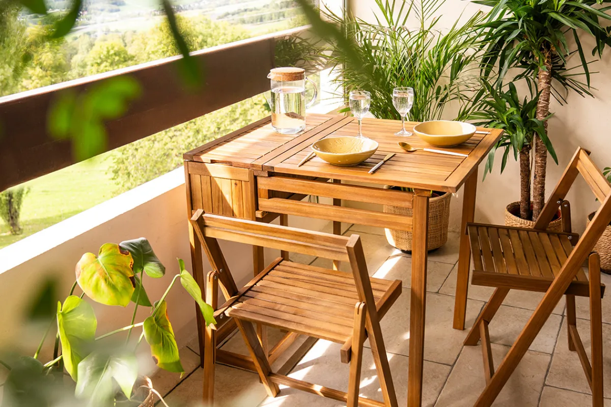 Miliboo Set aus 2 Klappstühlen und 1 klappbaren Balkontisch mit Stauraum aus Massivholz PRADO* Gartentische