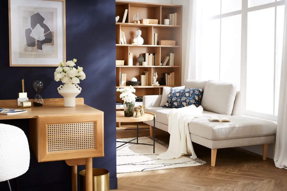 Miliboo Skandinavische Chaiselongue aus graugrünem Stoff und hellem Massivholz B190 cm BERTILLE* Design-sofas