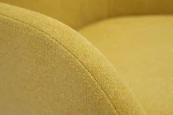 Miliboo Skandinavische Stühle aus senfgelbem Stoff mit Samteffekt und helles Massivholz (2er-Set) HOLO* Design-stühle
