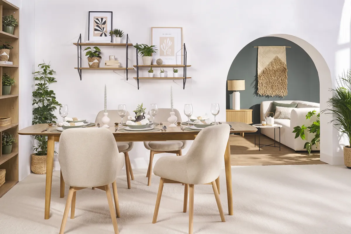Miliboo Skandinavische Stühle aus beigem Stoff mit Samteffekt und helles Massivholz (2er-Set) HOLO* Design-stühle