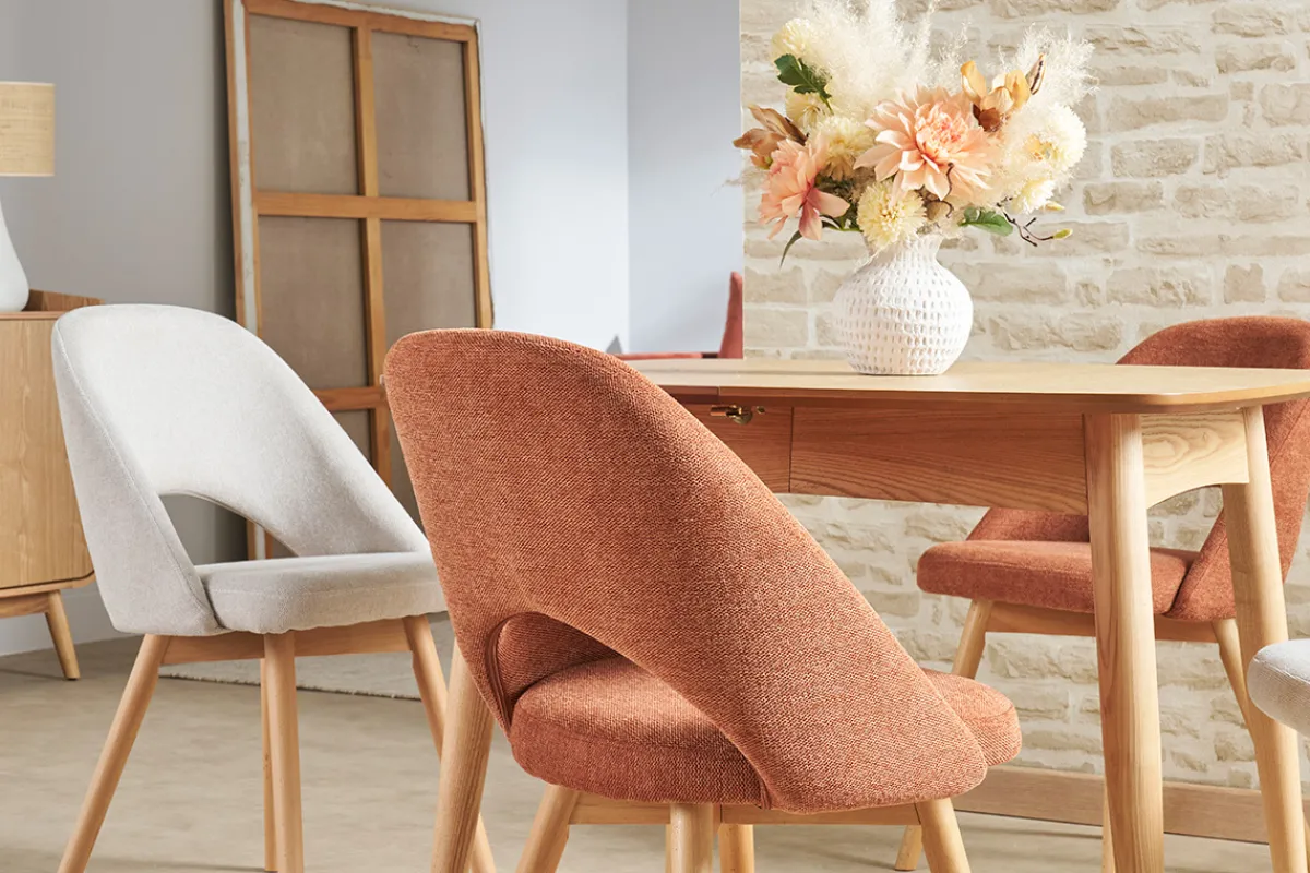 Miliboo Skandinavische Stühle aus Stoff mit strukturiertem Samteffekt in Rostbraun und hellem Holz (2er-Set) COSETTE* Design-stühle