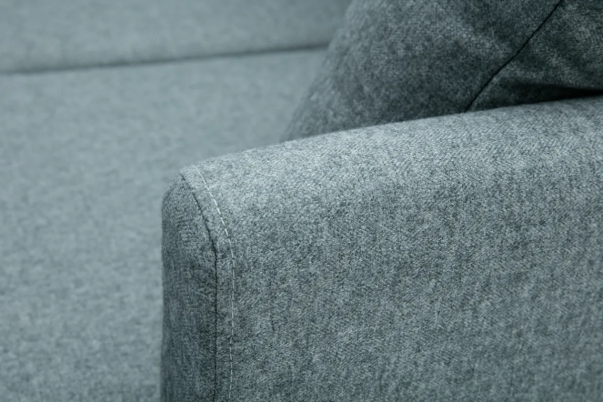 Miliboo Skandinavisches 4-Sitzer-Ecksofa rechtsseitig mit abziehbarem, graugrünem Stoff und hellem Holz OSLO* Ecksofas