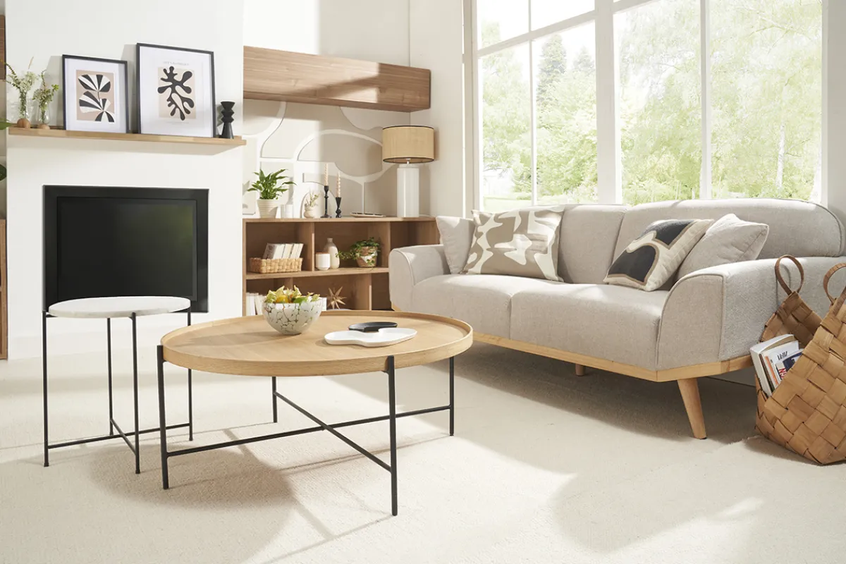 Miliboo Skandinavisches Sofa aus beigem Stoff mit Samteffekt und hellem Holz 3-Sitzer FREEMA* Design-sofas