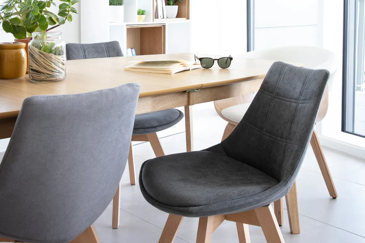 Miliboo Stühle skandinavisch aus dunkelgrauem Stoff und Holz (2er-Set) MATILDE* Design-stühle